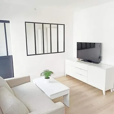 Apartment Cozy Apartment Paris 5 Min Metro